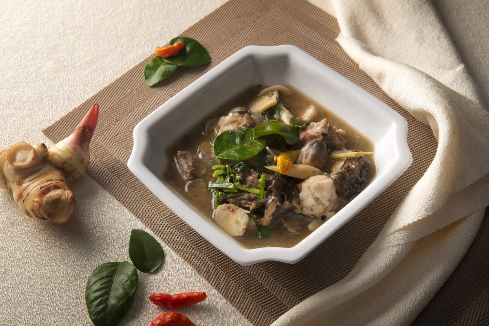 Stewed fish with eggplant and lemongrass